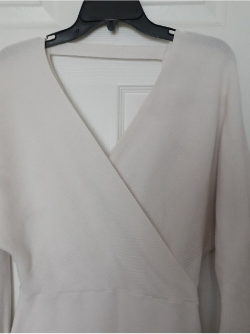 × Elegant Off White Wrap-Style Women's Dress Size Large - Picture 3 of 14